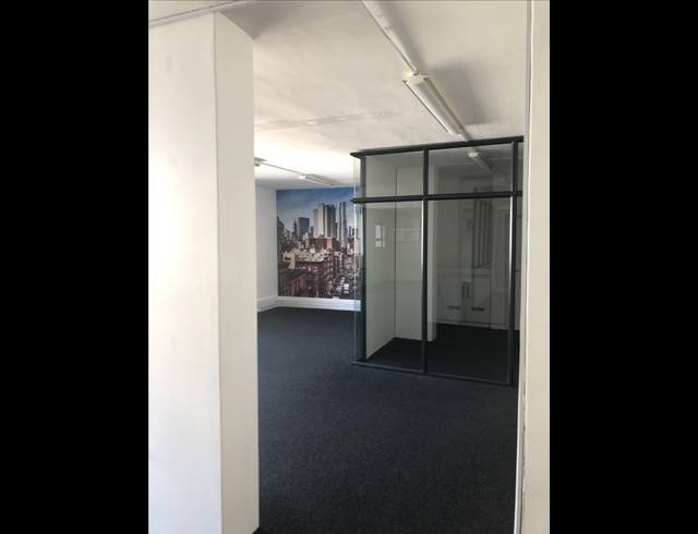 133M² OFFICE TO LET IN SEA POINT
